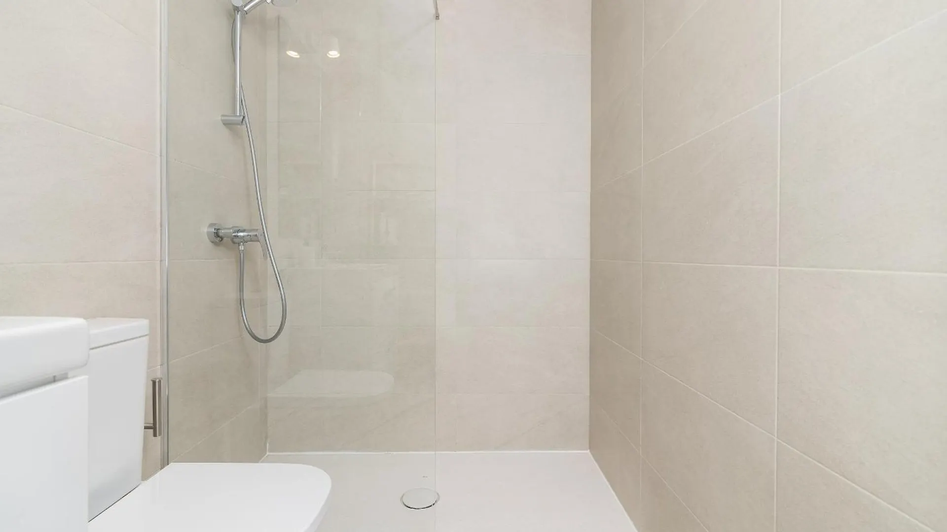 Apartman Suite Homes Urban Sky Tower 4 G Málaga Spanyolország